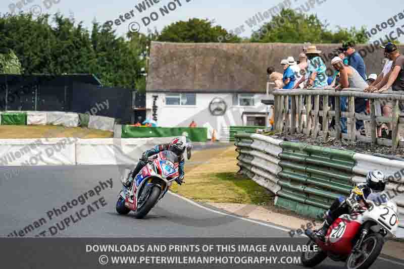 Vintage motorcycle club;eventdigitalimages;mallory park;mallory park trackday photographs;no limits trackdays;peter wileman photography;trackday digital images;trackday photos;vmcc festival 1000 bikes photographs